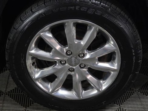 Used 2015 Jeep Cherokee Limited w/ Luxury Group image 12
