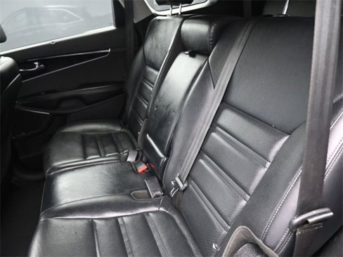 Used 2019 Kia Sorento SX image 12