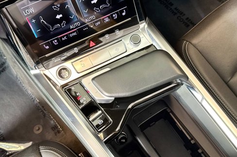 Used 2023 Audi e-tron Premium Plus w/ Premium Plus Package image 16
