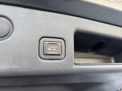 Used 2019 Chevrolet Equinox LT image 19
