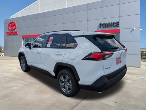 New 2025 Toyota RAV4 XLE image 6