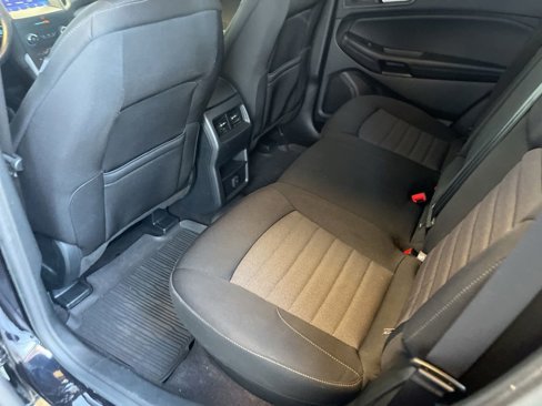 Used 2020 Ford Edge SE image 24