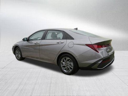 Used 2024 Hyundai Elantra SEL image 6