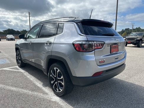 Used 2022 Jeep Compass Limited image 6