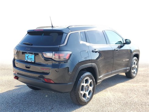 Used 2022 Jeep Compass Trailhawk w/ Trailhawk Elite Group image 4