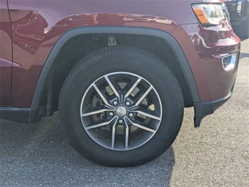 Used 2018 Jeep Grand Cherokee Limited image 12