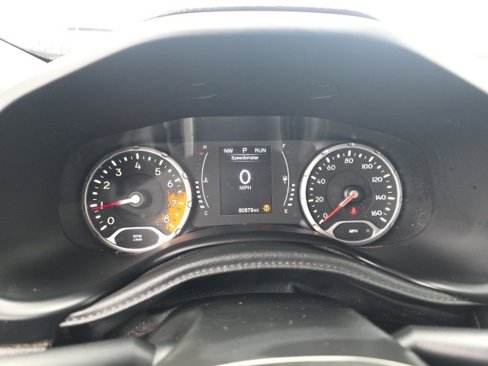 Used 2018 Jeep Renegade Latitude w/ Cold Weather Group image 18