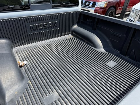 Used 2016 Nissan Frontier SV image 6