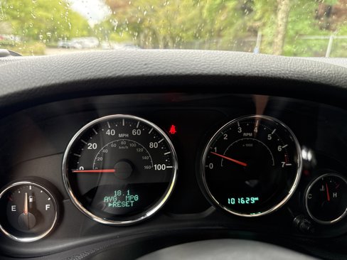 Used 2015 Jeep Wrangler Unlimited Sport image 31