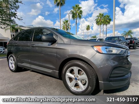 Used 2020 Ford Edge SE image 1