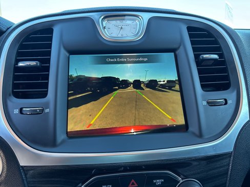 Certified 2022 Chrysler 300 Touring w/ Sport Appearance Package image 28