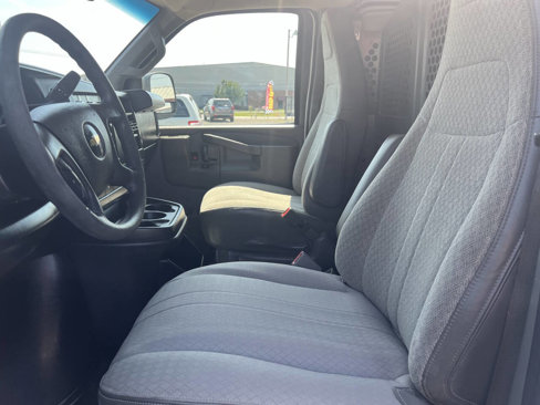 Used 2017 Chevrolet Express 2500 image 9