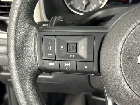 Used 2024 Nissan Rogue SV image 24