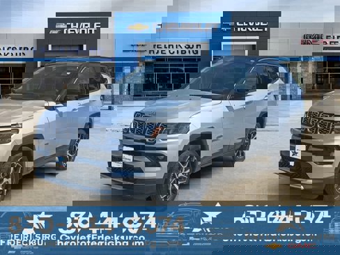 Used 2024 Jeep Compass Limited image 1