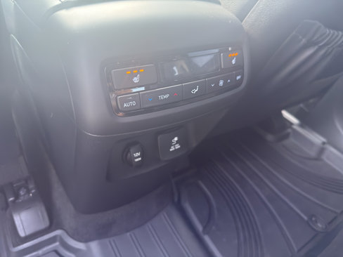 Used 2021 Hyundai Palisade SEL w/ Premium Package image 12