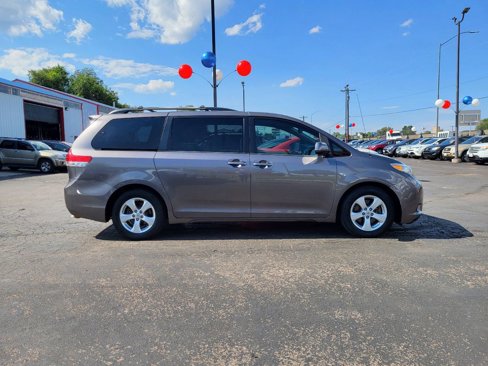 Used 2011 Toyota Sienna LE image 6