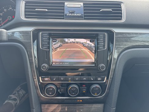 Used 2018 Volkswagen Passat 2.0T SE image 24