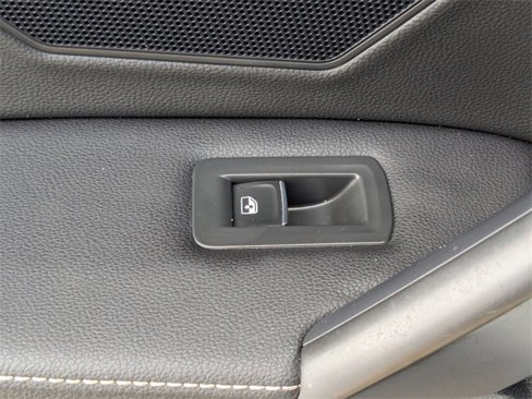 Used 2022 Volkswagen Tiguan SE image 29