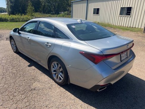 Used 2021 Toyota Avalon XLE w/ Carpet Mat Package (TMS) image 4