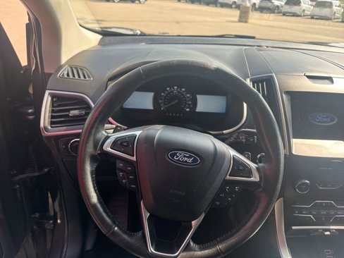 Used 2019 Ford Edge SEL image 13