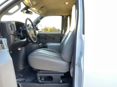 Used 2019 Chevrolet Express 3500 Extended w/ Driver Convenience Package image 14