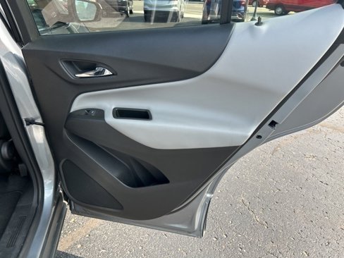 Used 2023 Chevrolet Equinox LT image 25