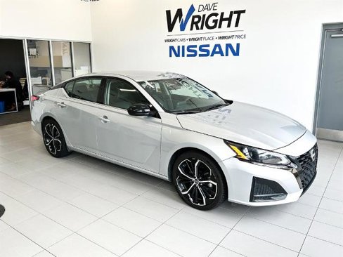 Certified 2023 Nissan Altima 2.5 SR image 1