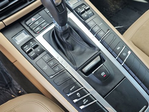 Certified 2021 Porsche Macan image 33