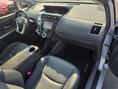 Used 2013 Toyota Prius V image 15