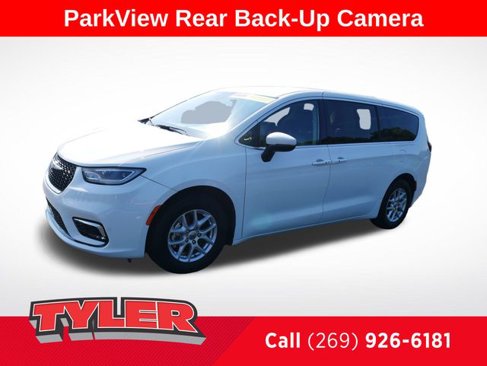 Used 2023 Chrysler Pacifica Touring-L image 3