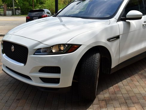 Used 2018 Jaguar F-PACE Premium image 8