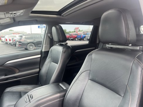 Used 2018 Toyota Highlander XLE image 13