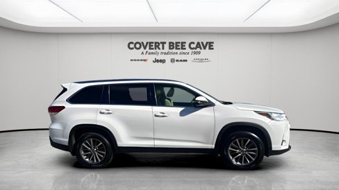 Used 2019 Toyota Highlander XLE image 11