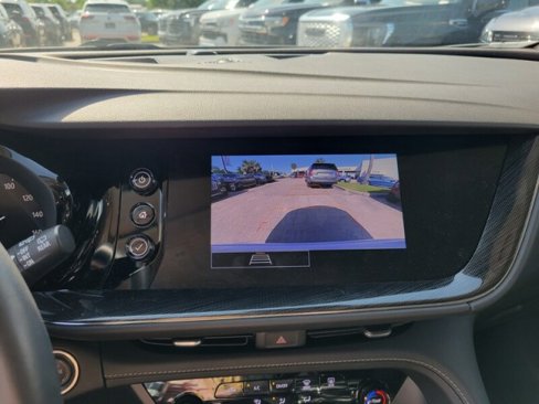 Used 2023 Buick Envision Preferred image 17