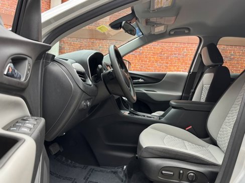 Used 2021 Chevrolet Equinox LS w/ LS Convenience Package image 23