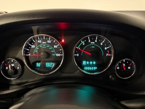 Used 2015 Jeep Wrangler Unlimited Sahara image 16