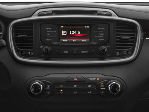 Used 2017 Kia Sorento LX w/ LX Convenience Package image 13