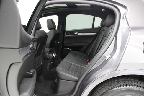 Used 2022 Alfa Romeo Stelvio Veloce image 37