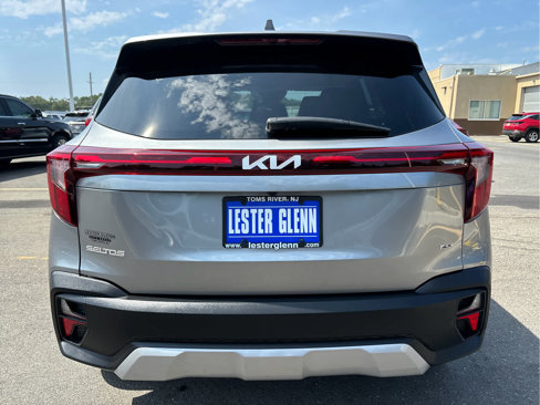 Used 2024 Kia Seltos LX image 28