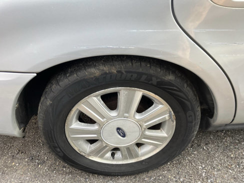 Used 2007 Ford Taurus SEL image 8
