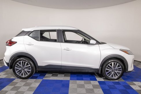 Used 2024 Nissan Kicks SV image 4