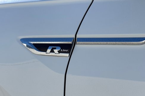 Used 2021 Volkswagen Tiguan SE image 26