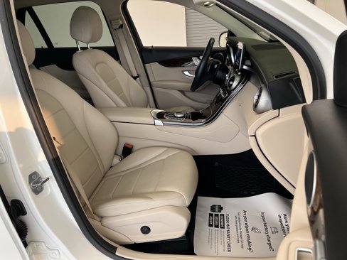 Used 2017 Mercedes-Benz GLC 300 4MATIC w/ Premium 1 Package image 40