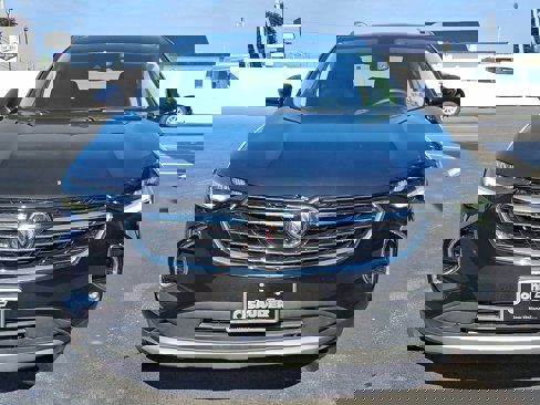 Used 2023 Buick Envision Essence image 2
