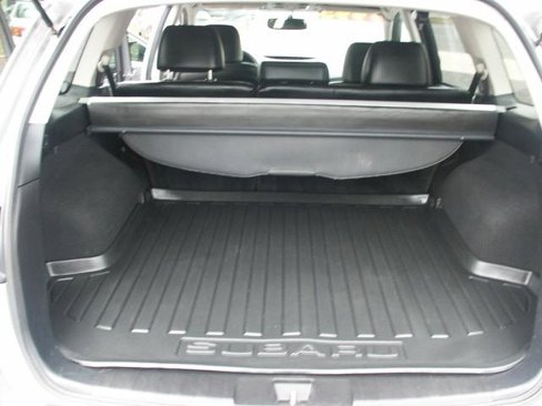 Used 2011 Subaru Outback 2.5i Limited w/ PWR Moonroof Pkg image 8