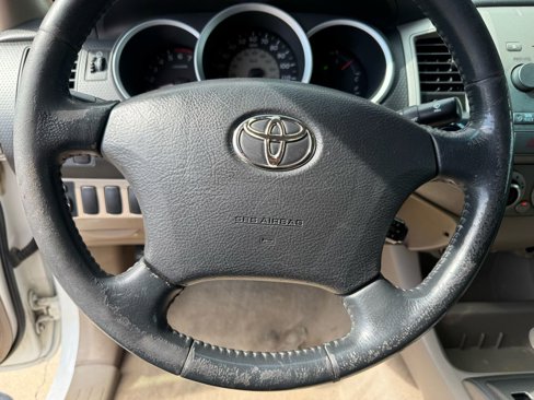 Used 2005 Toyota Tacoma 4x4 Access Cab w/ SR5 Pkg #3 image 24