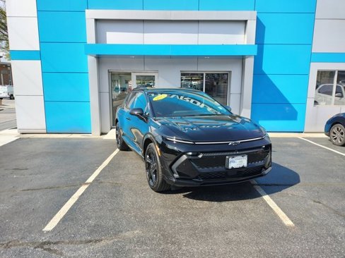 Used 2024 Chevrolet Equinox EV RS image 3