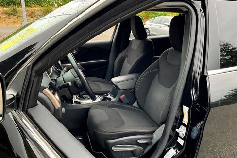Used 2017 Jeep Cherokee Latitude image 22