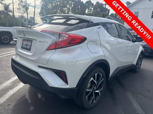 Used 2018 Toyota C-HR XLE image 3