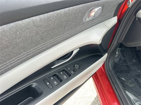 Certified 2023 Hyundai Elantra Limited image 16